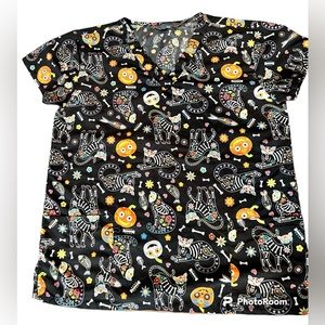 Serene Medical Nurse Scrub Top Halloween Skeleton Pumpkin Sz. Medium